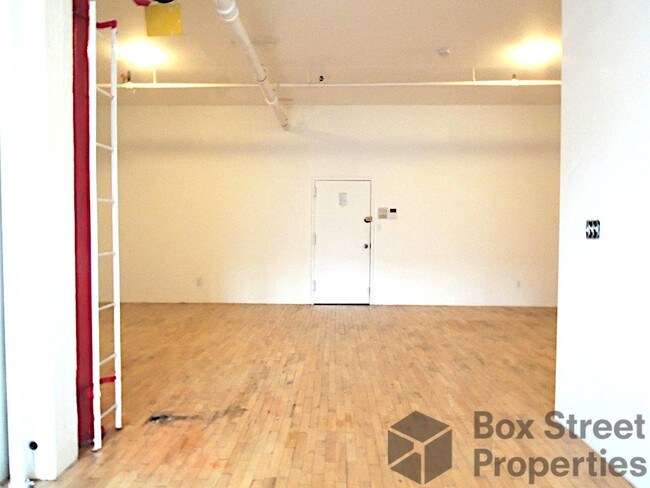 Building Photo - 449 Troutman St