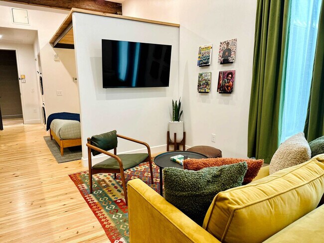 Building Photo - 1911 3rd Ave N