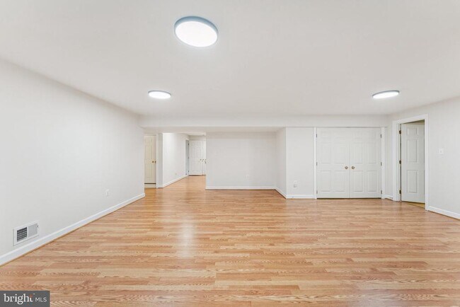 Building Photo - 12891 Crouch Dr