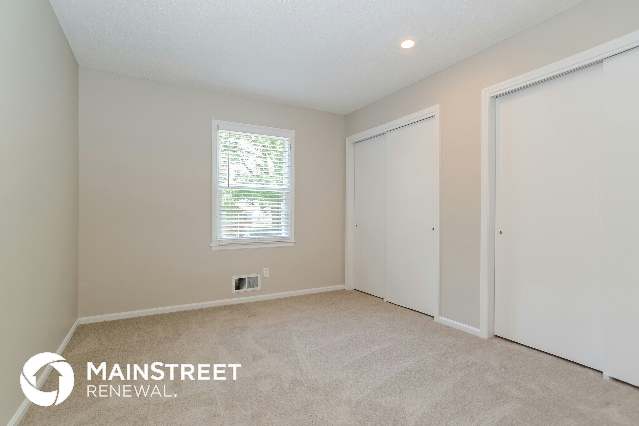 Building Photo - 13131 W 100th St