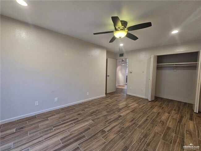 Building Photo - 33 Highland Park Ave