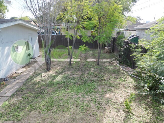 Building Photo - 415 N 17th St