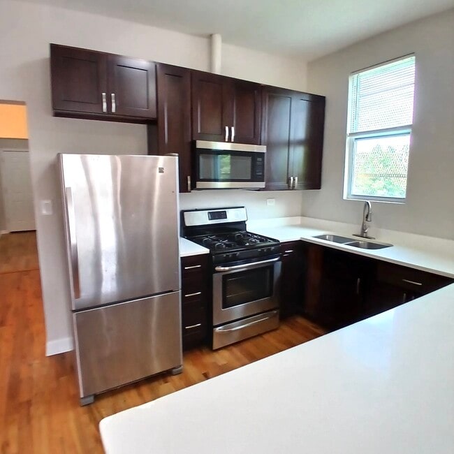 Building Photo - 3614 W McLean Ave