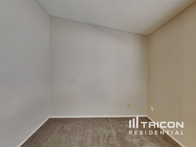 Building Photo - 23637 N 38th Dr