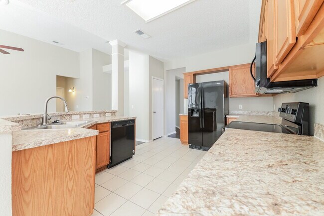 Building Photo - 742 River Oak Way