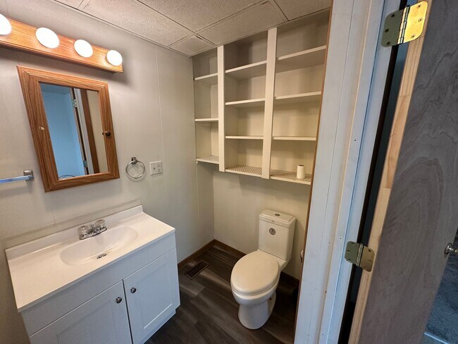 Building Photo - nbr214