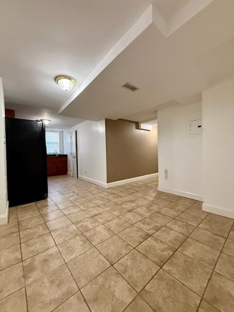 Building Photo - 12 Sachem St