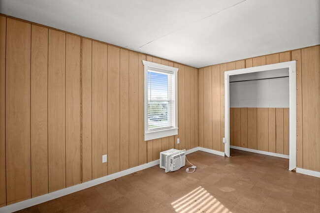 Building Photo - 825 E Wilson St