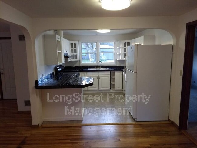 Building Photo - 905 NW 33rd St