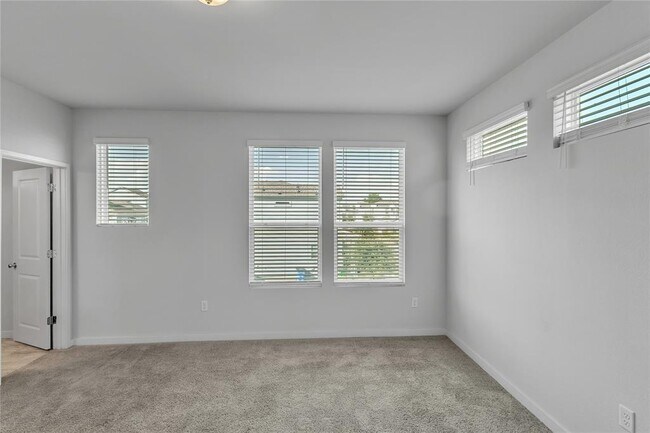 Building Photo - 1203 Showbox St