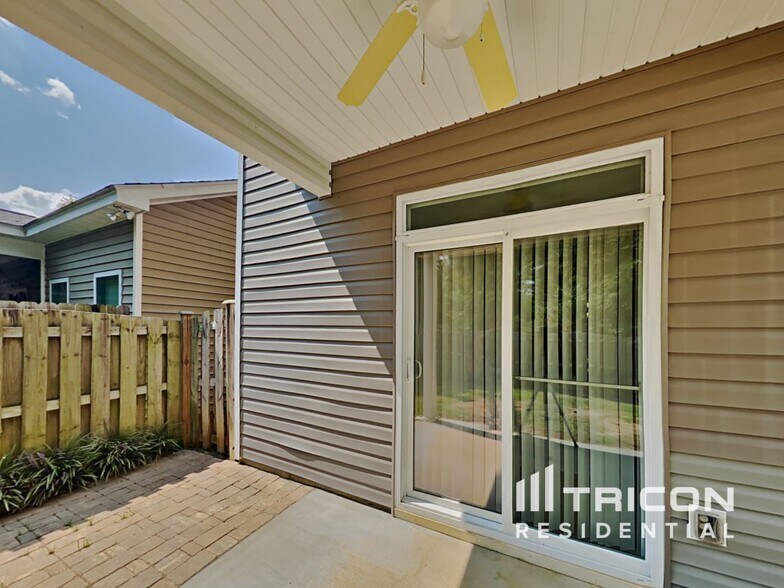 Building Photo - 314 Forest Green Dr