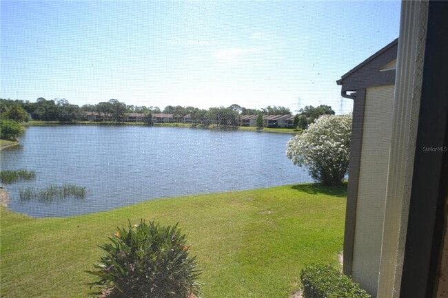Building Photo - 336 Woodlake Wynde