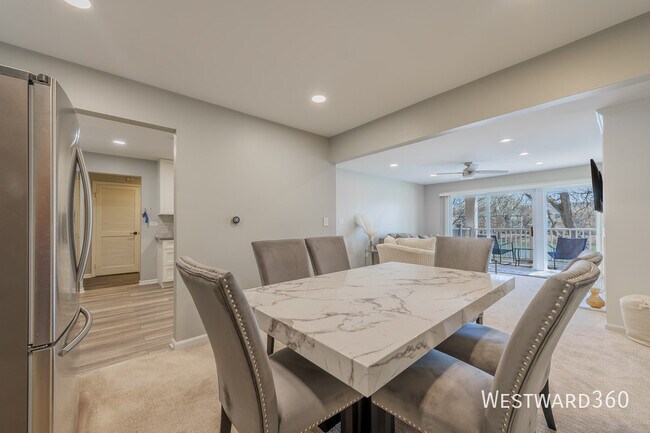 Building Photo - 5601 Carriage Way Dr