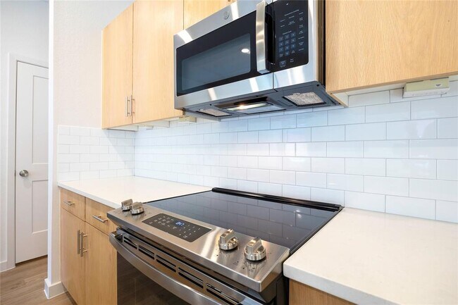 Building Photo - 2511 Appian Wy