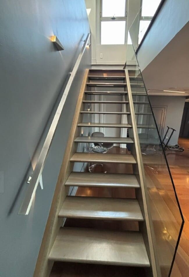 Building Photo - Stunning Views from this Spectacular and Stylish Penthouse in heart of Adams Morgan with PARKING.
