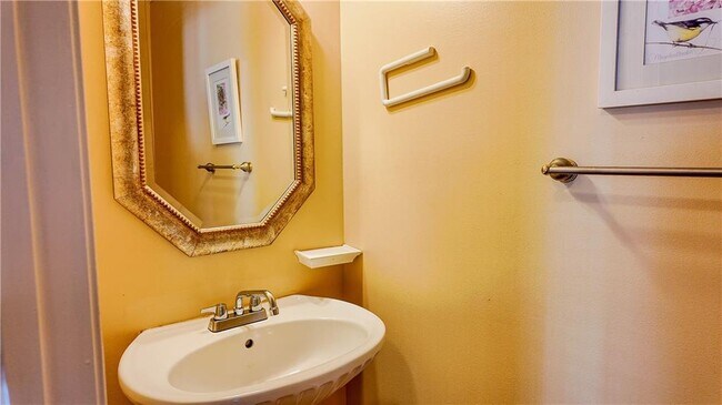 Building Photo - 2760 Rusticwood Dr SW