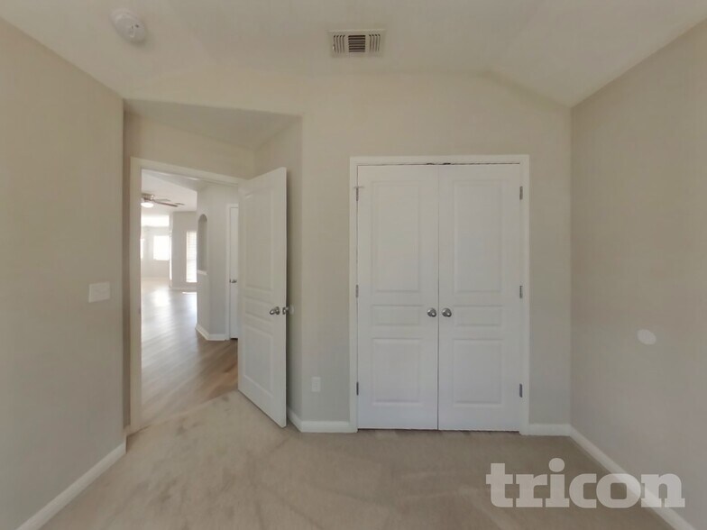 Building Photo - 2164 Bentwood Dr