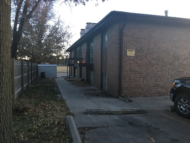 Primary Photo - 3608 Huntington Ave