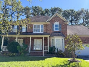 Building Photo - Gorgeous 4-Bedroom Home on a Cul-de-Sac wi...