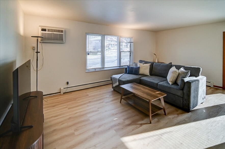 Building Photo - 7203 Fortune Dr