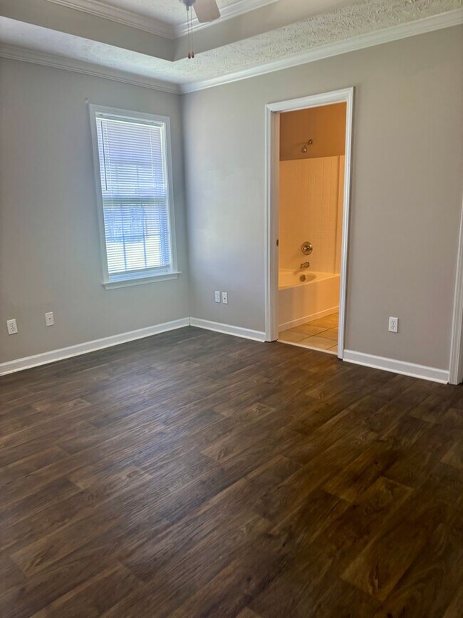 Building Photo - 3 Bedroom 2 bath  Medina Area