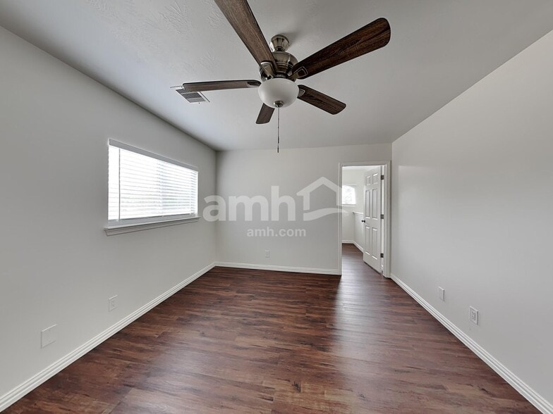 Building Photo - 6434 Tea Tree Dr