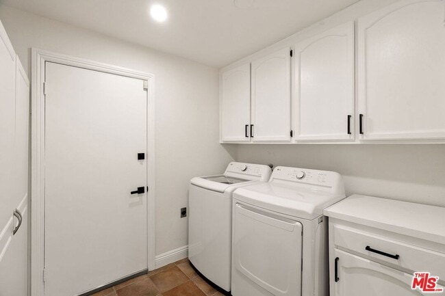 Building Photo - 15005 Killion St