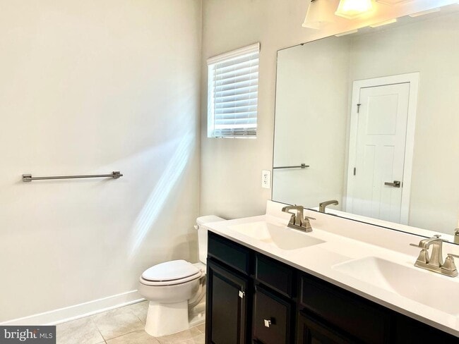 Building Photo - 5742 Meadowood St