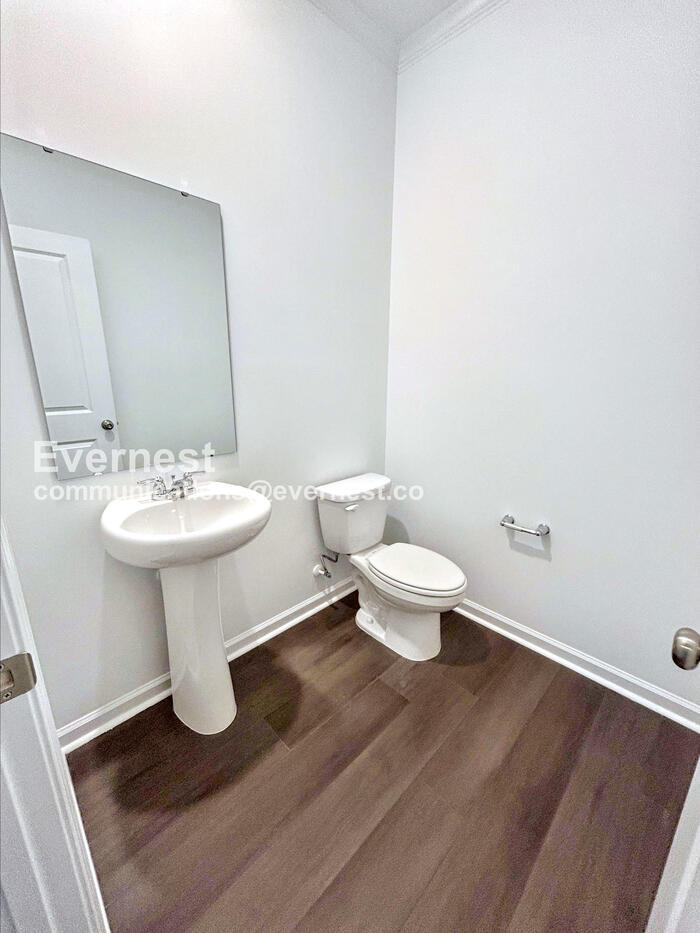 Building Photo - 627 Roy Adams Rd