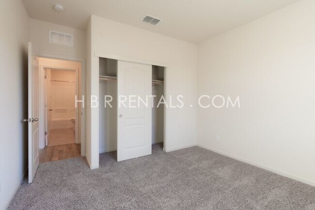 Building Photo - Modern & Spacious SINGLE STORY 4-Bedroom Home in Manteca – Fresh Updates & Comfortable Living