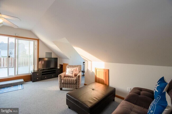 Building Photo - 100 Sheridan Square