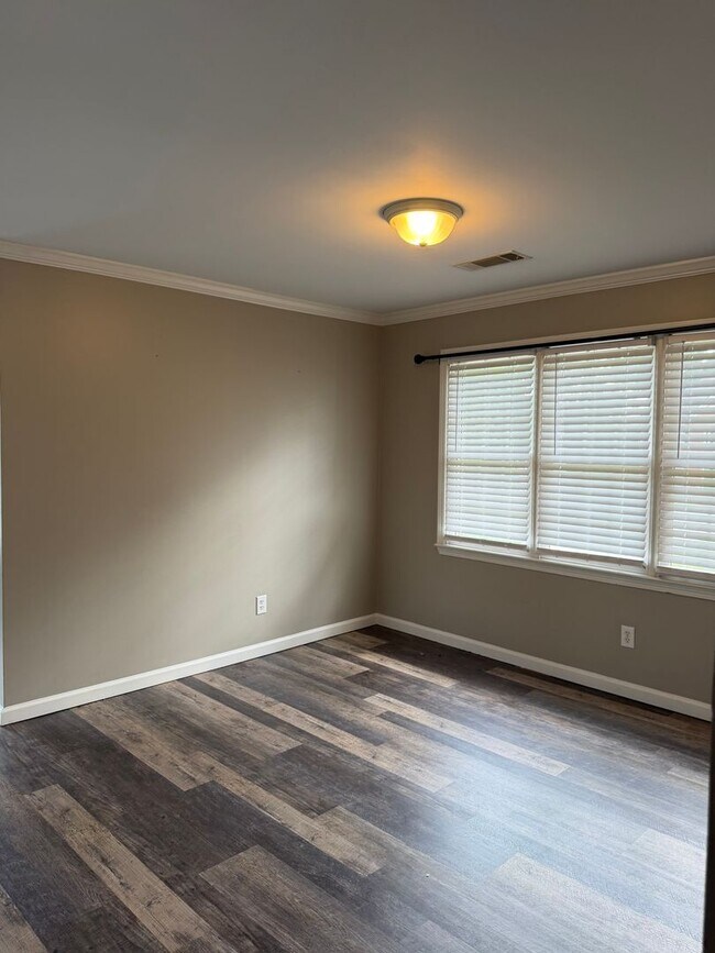 Building Photo - 3 Bed 2.5 Bath House in Flowery Branch