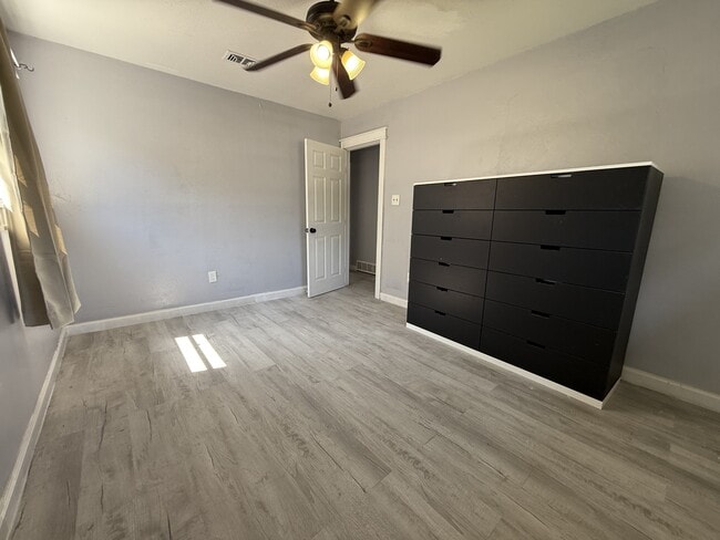 Building Photo - 5736 Shipp Dr