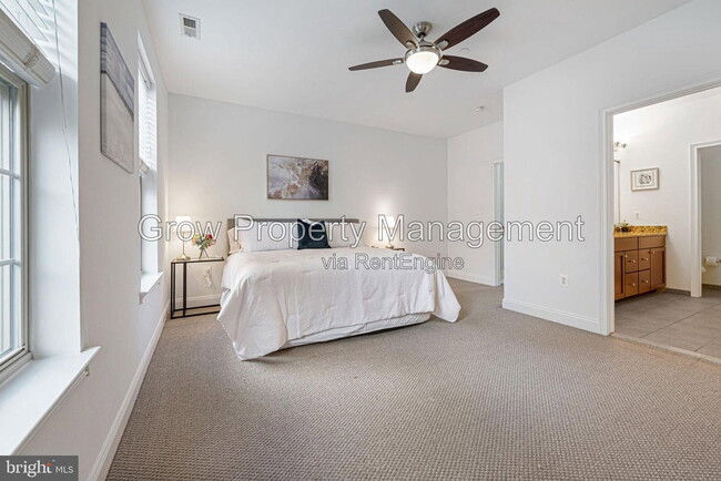Building Photo - 202 Captains Way