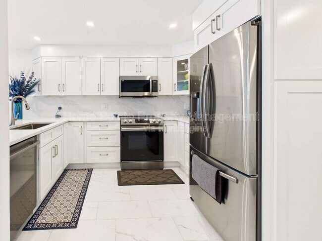 Building Photo - 25870 Hickory Blvd