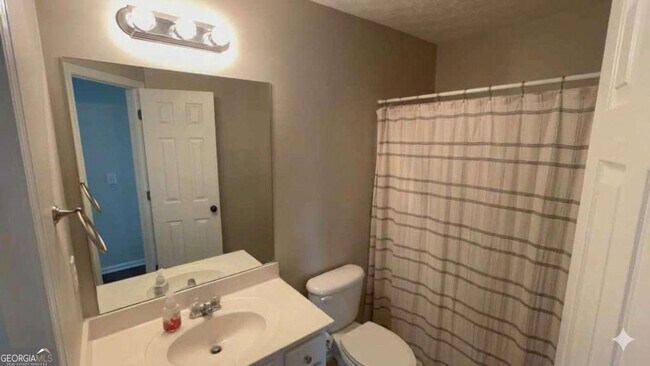 Building Photo - 392 Mill Pond Crossing