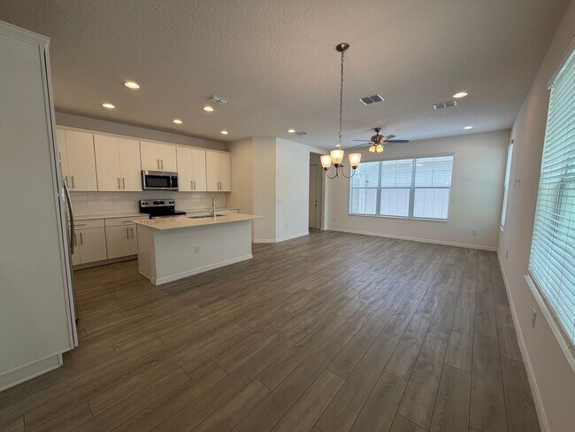 Building Photo - 8191 Mosaic Ln