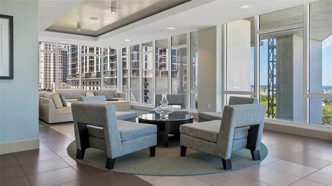 Building Photo - 175 1st St S