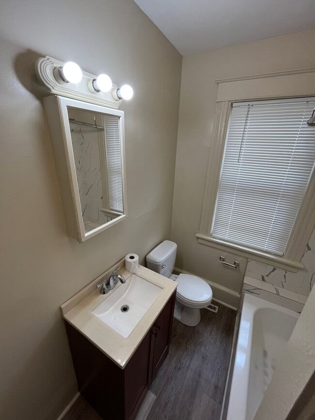 Building Photo - 137 Washington St