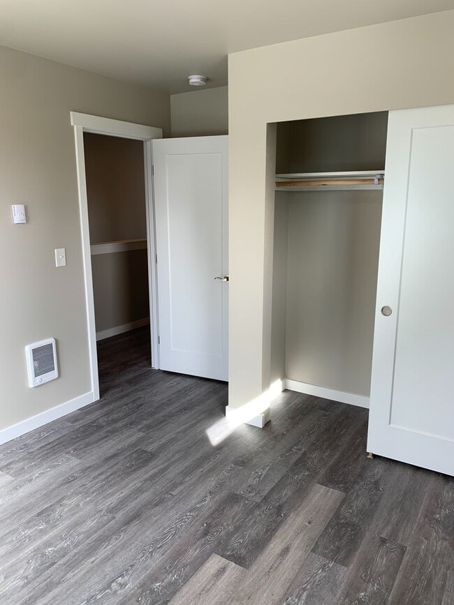 Building Photo - 668 E Street