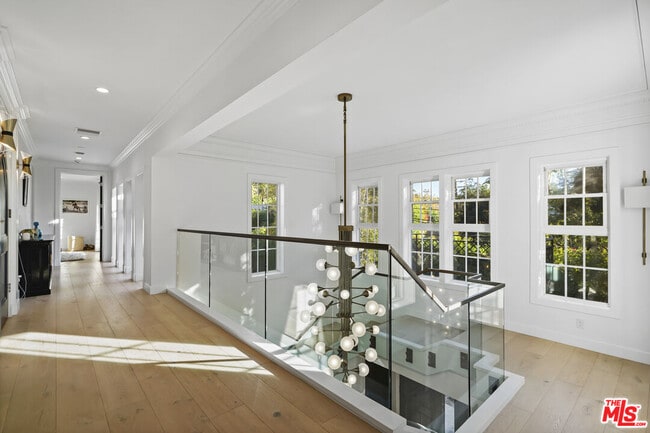 Building Photo - 23255 Mariposa De Oro St