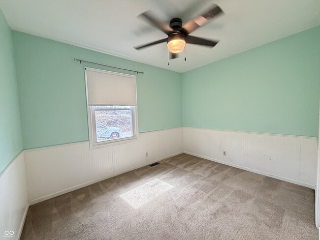 Building Photo - 911 Sunset Dr