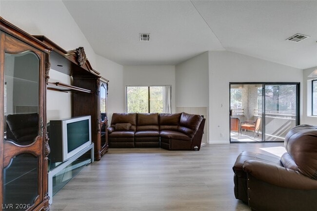 Building Photo - 5054 S Rainbow Blvd