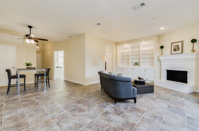 Building Photo - 15169 Kimberley Ct