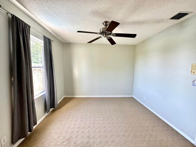 Building Photo - 2698 Linkside Dr