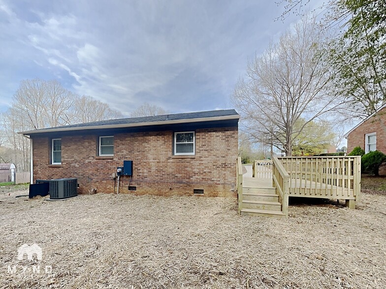 Building Photo - 3408 Redstones Rd