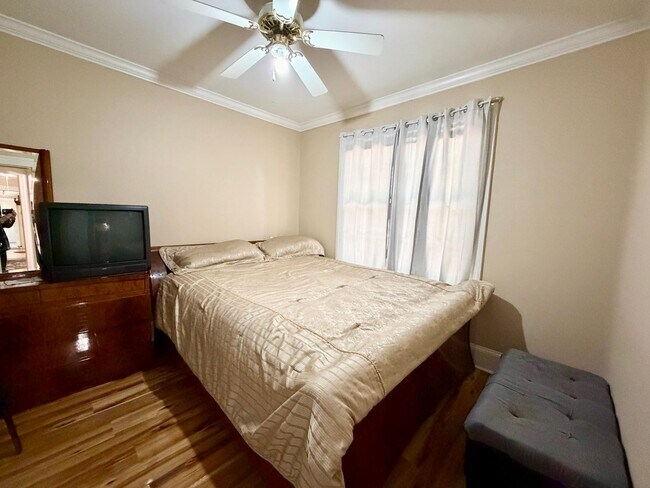 Building Photo - 525 Meadow Brook Dr
