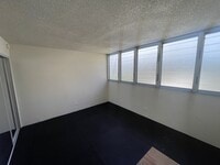 Building Photo - 500 University Ave