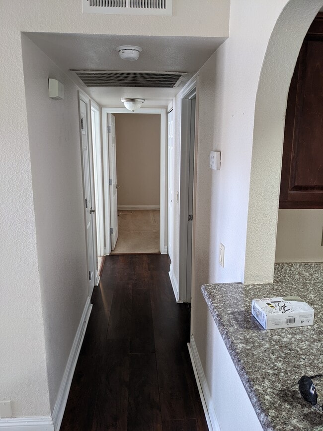 Building Photo - 111 Bass Dr