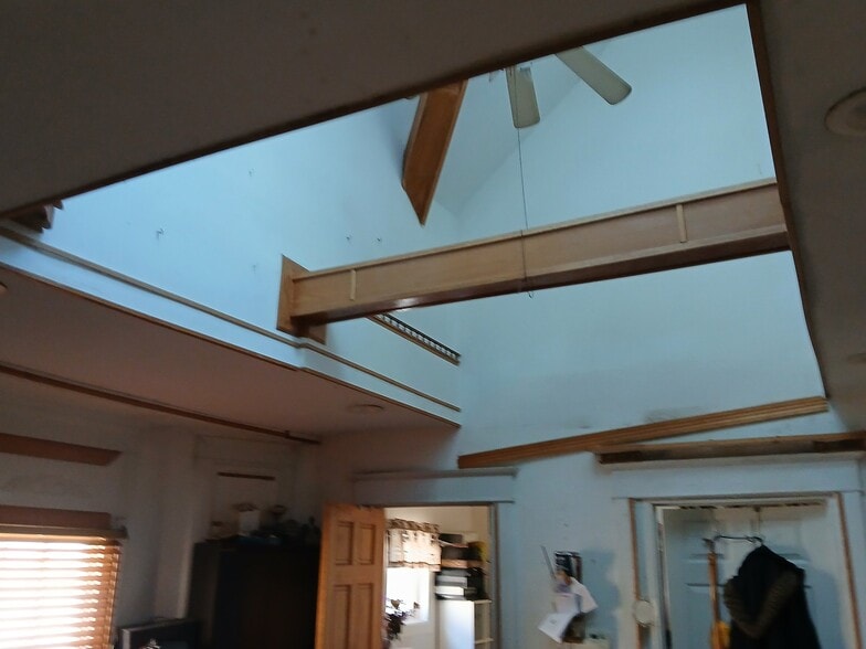 Building Photo - 602 Haungs Ave